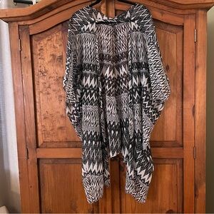 Melissa Paige black/white geometric print coverup